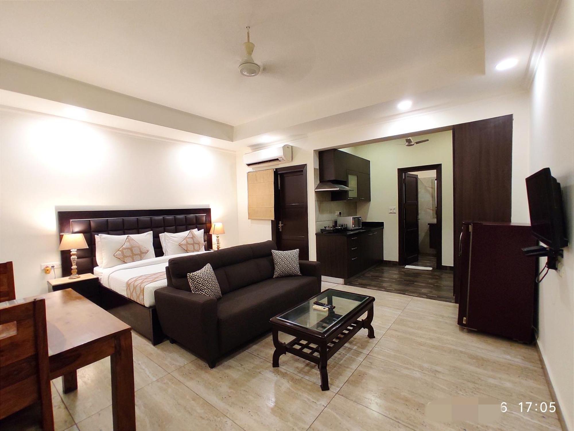 When In Gurgaon - Artemis Hospital 1 Min Walk, Fortis & Medanta 4 Mins Drive 外观 照片