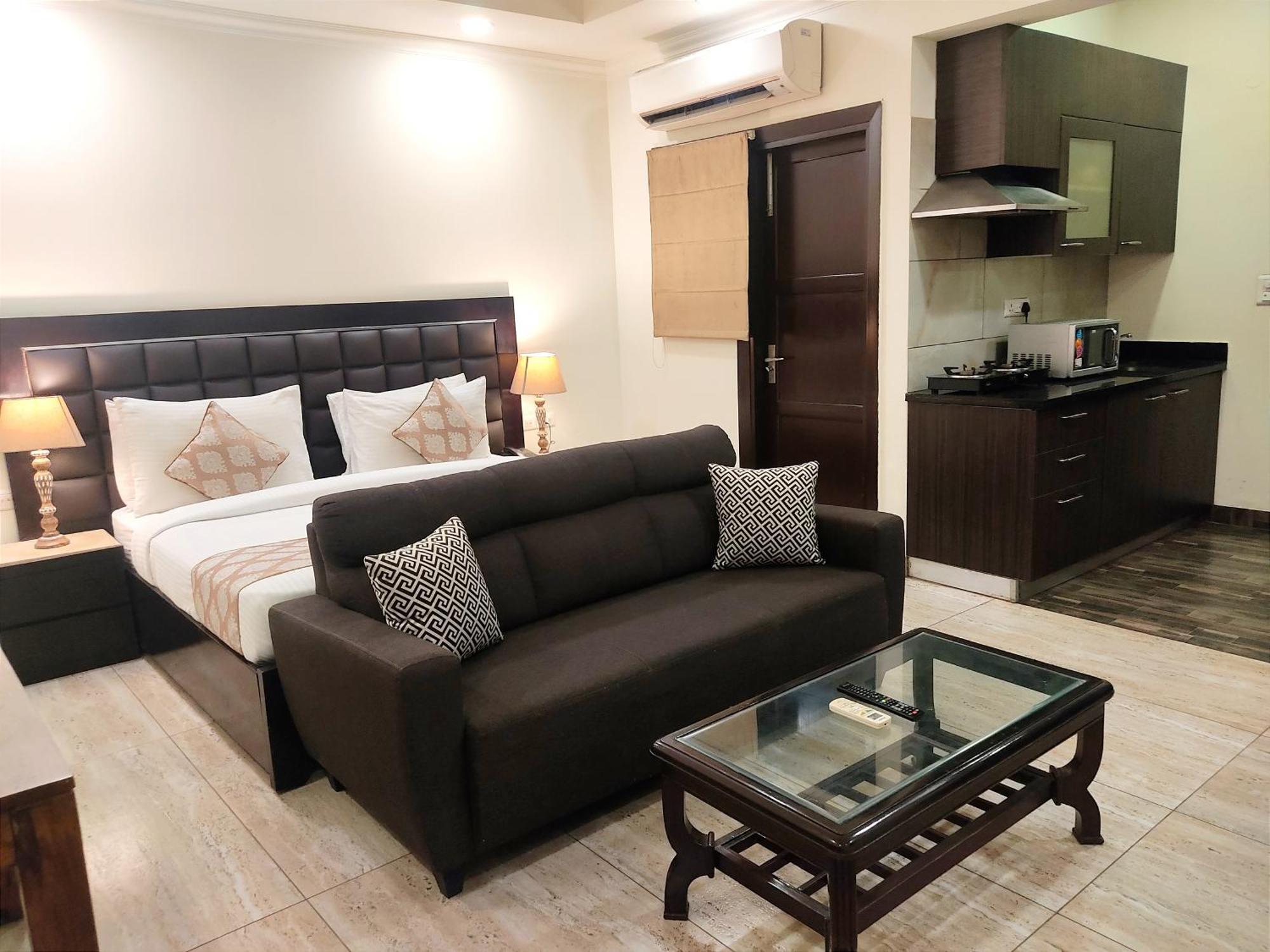 When In Gurgaon - Artemis Hospital 1 Min Walk, Fortis & Medanta 4 Mins Drive 外观 照片