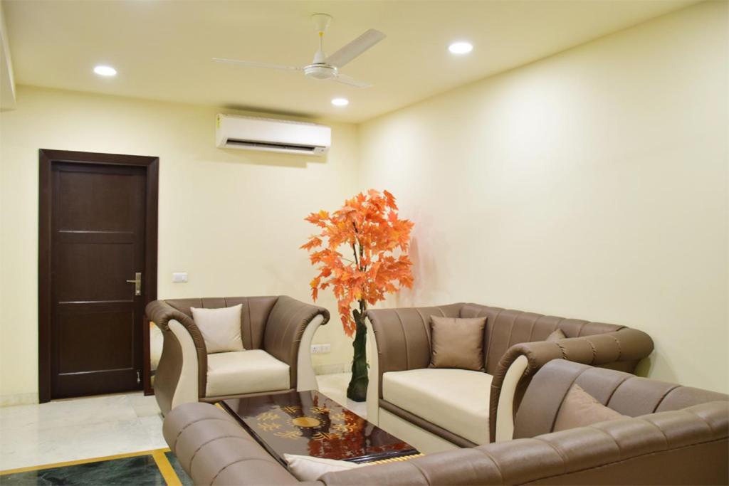 When In Gurgaon - Artemis Hospital 1 Min Walk, Fortis & Medanta 4 Mins Drive 外观 照片
