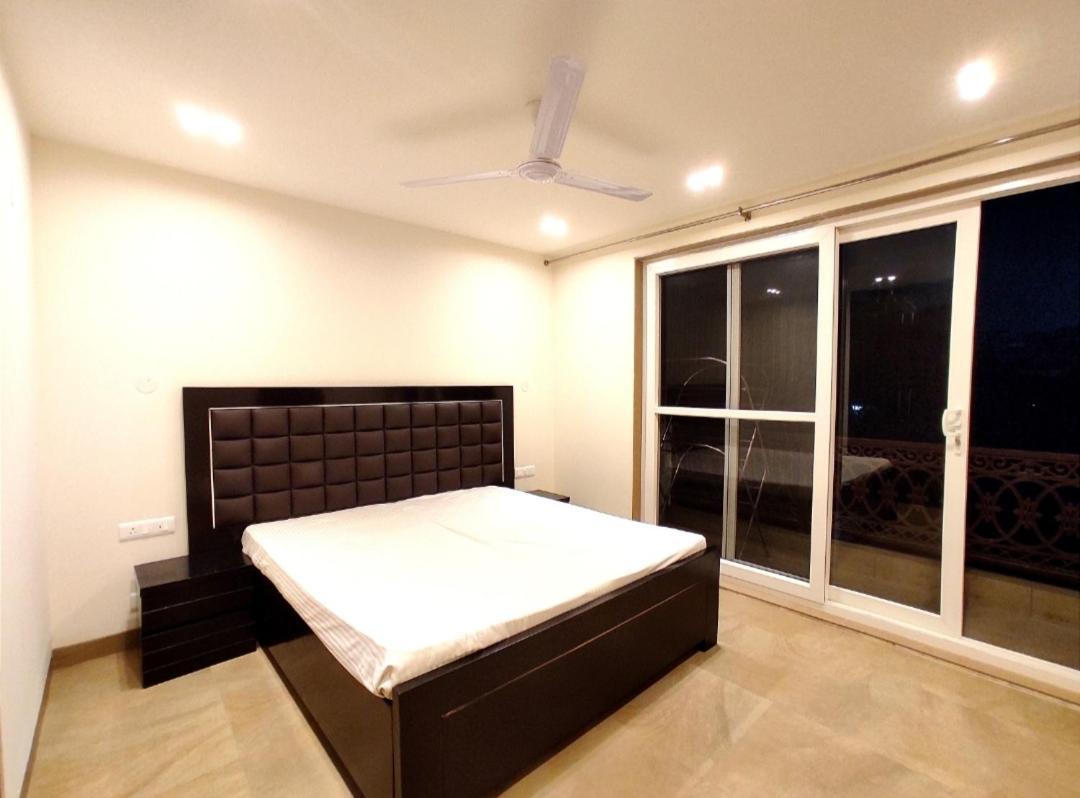 When In Gurgaon - Artemis Hospital 1 Min Walk, Fortis & Medanta 4 Mins Drive 外观 照片